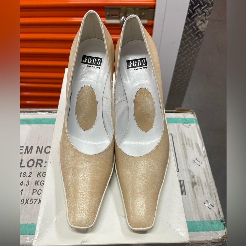 Juno nude and  white close toe pumps